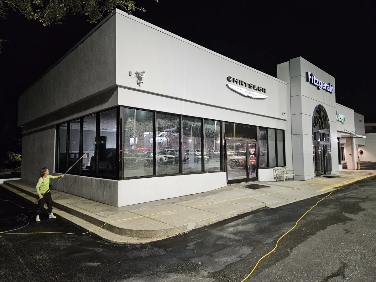 Clearwater Commercial Window Cleaning Dealership