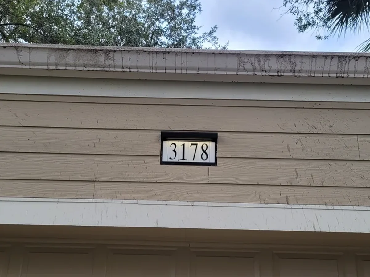 Clearwater Gutter Brightening Before 1